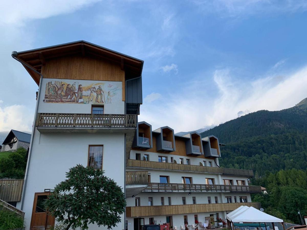 Albergo Croce D'Aune Pedavena Dış mekan fotoğraf